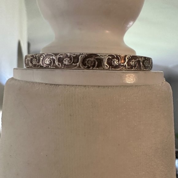 $395 Authentic Vintage TIFFANY&Co. Narrow Bangle Silver (MSRP $525) - Picture 3 of 5